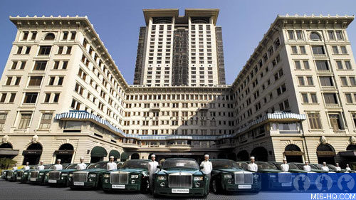 Rolls-Royce Phantoms in front of the Peninsula Hong Kong